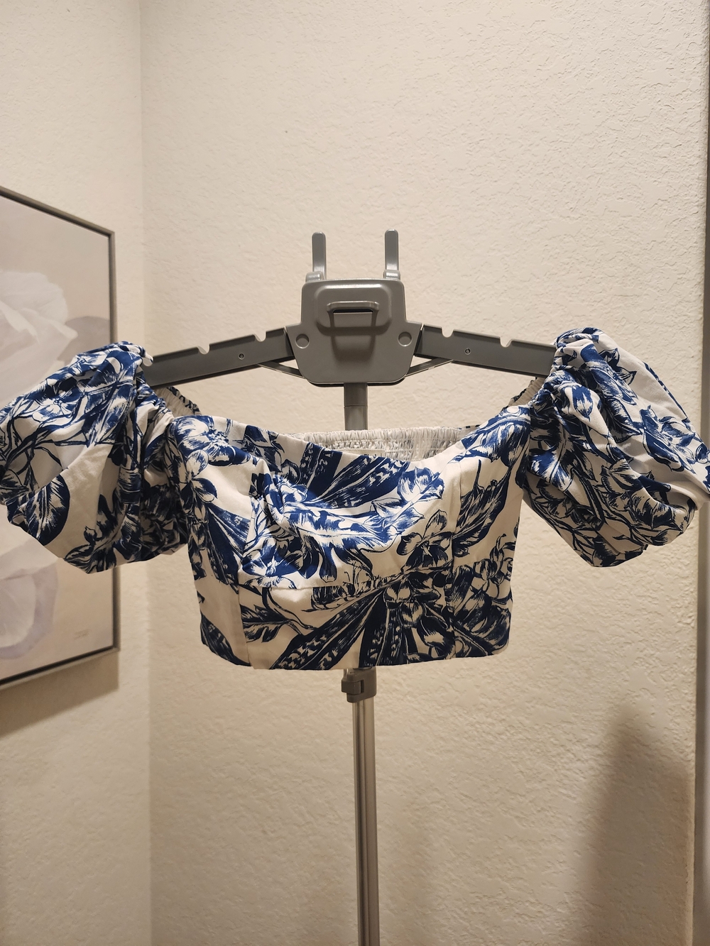 Abercrombie & Fitch White Crop Top with Navy Blue Botanical Print